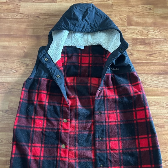 Columbia Jackets & Blazers - Plaid Columbia Vest